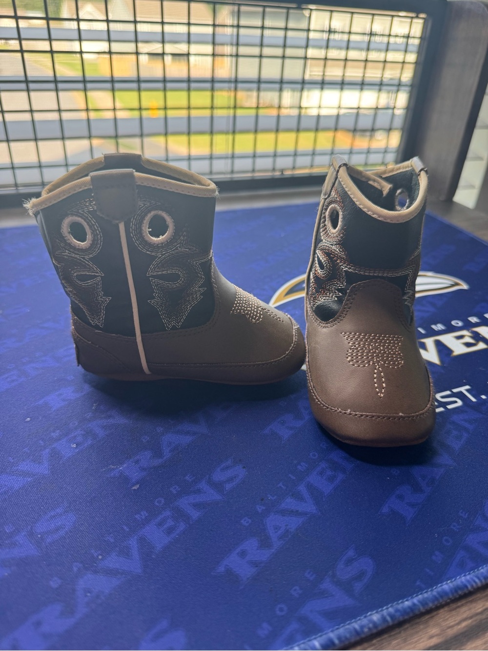 Infant twister boots